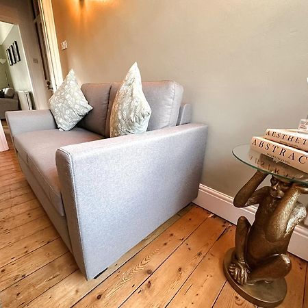 Cecil House - Stylish 2-Bed, Sleeps 5 Guests, Free Parking, Close To Cathedral, Bars & Restaurants لينكولن المظهر الخارجي الصورة